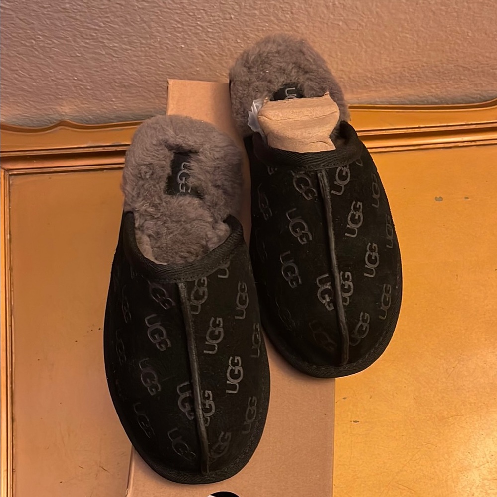 BRAND NEW UGG Slippers!!!